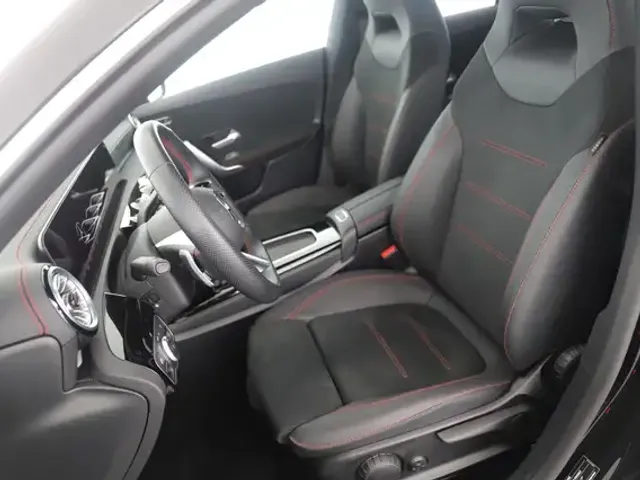Mercedes-Benz CLA 220