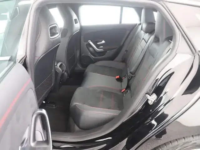 Mercedes-Benz CLA 220