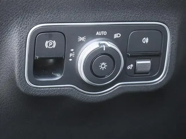 Mercedes-Benz EQA 300
