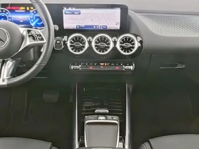 Mercedes-Benz EQA 300