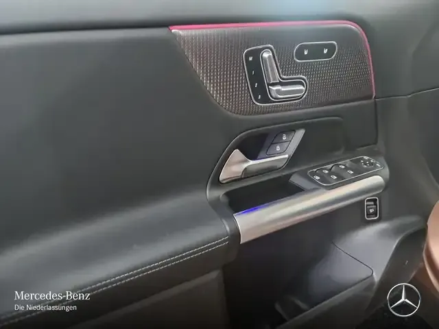 Mercedes-Benz EQA 300