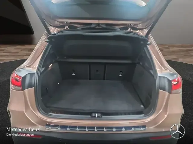 Mercedes-Benz EQA 300