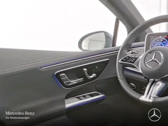 Mercedes-Benz EQE 300