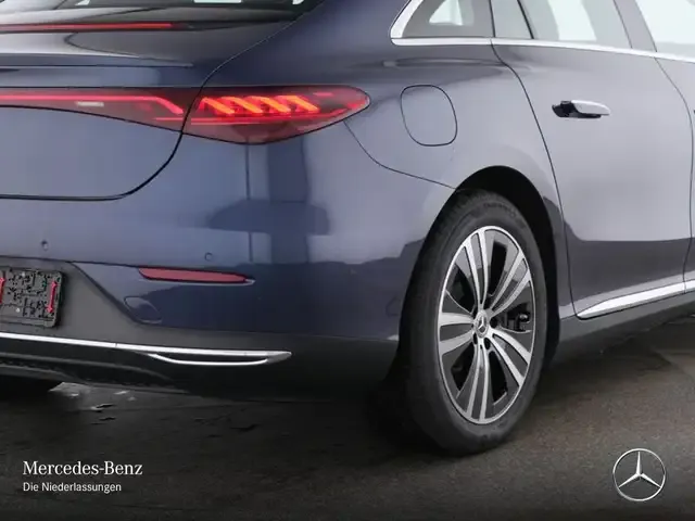Mercedes-Benz EQE 300