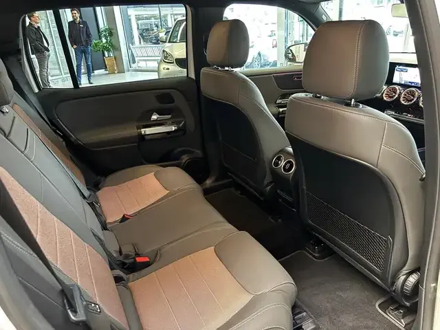 Mercedes-Benz EQB 300