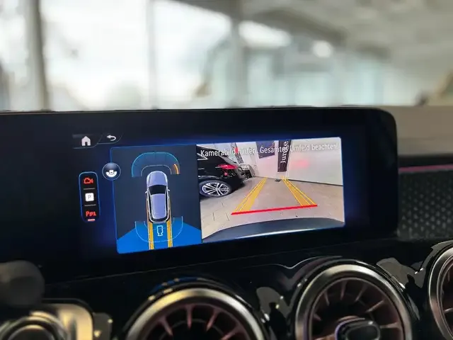 Mercedes-Benz EQB 300