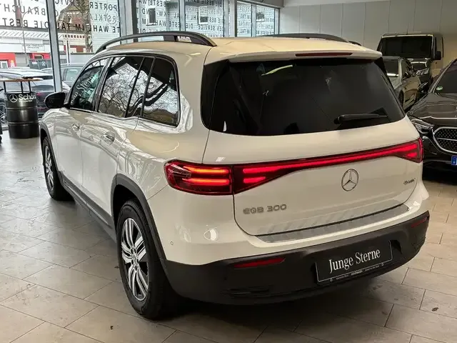 Mercedes-Benz EQB 300