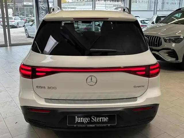 Mercedes-Benz EQB 300