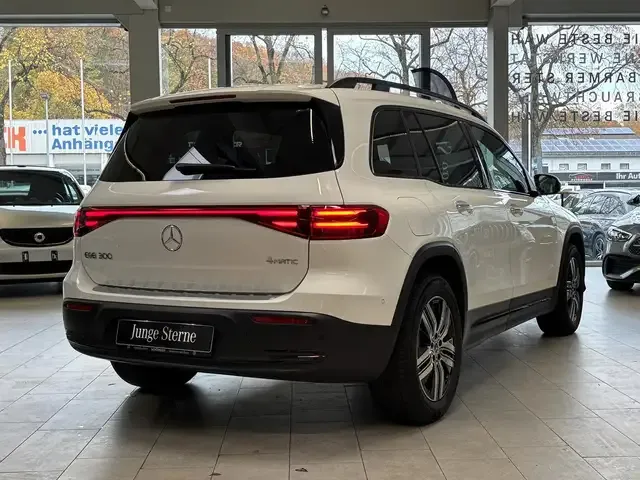 Mercedes-Benz EQB 300
