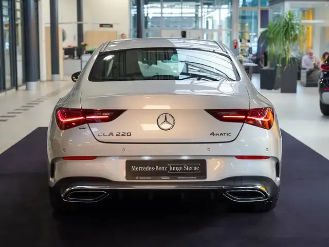Mercedes-Benz CLA 220