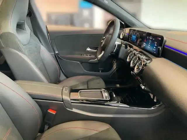 Mercedes-Benz CLA 220