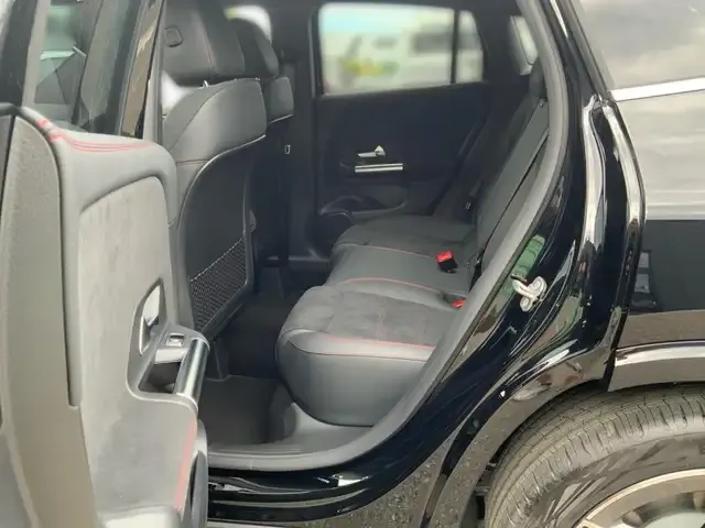 Mercedes-Benz GLA 220