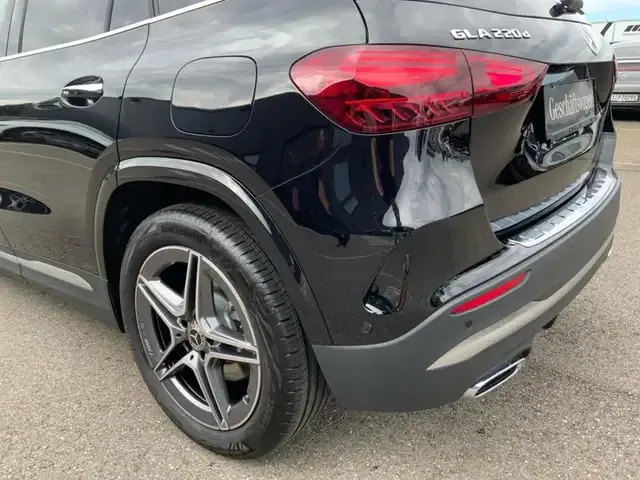 Mercedes-Benz GLA 220