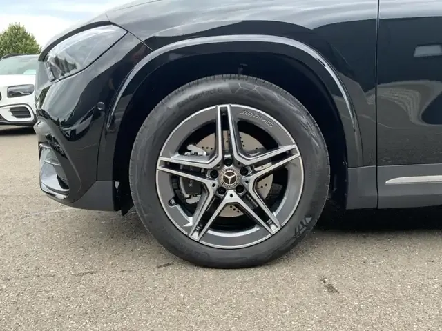 Mercedes-Benz GLA 220