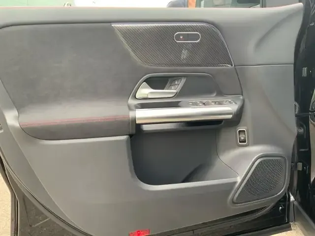 Mercedes-Benz GLA 220