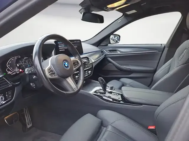BMW 530