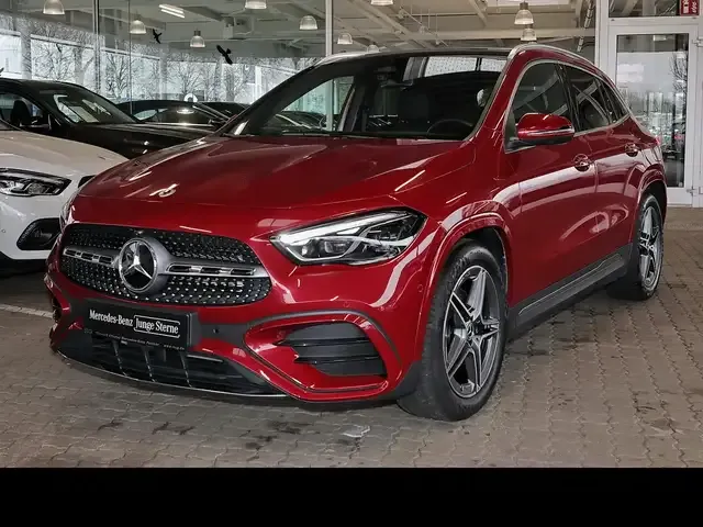 Mercedes-Benz GLA 220