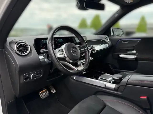 Mercedes-Benz GLB 200