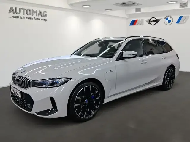 BMW 330