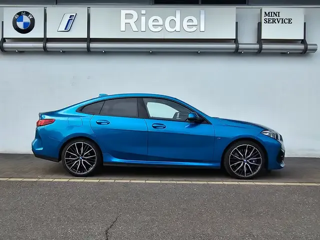 BMW 218