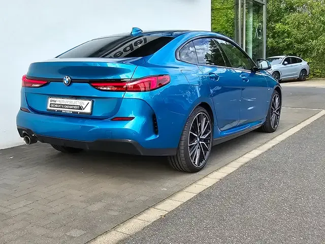 BMW 218