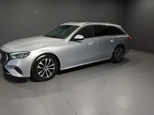 Mercedes-Benz E 200