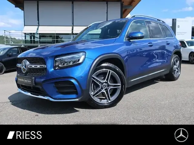 Mercedes-Benz GLB 220