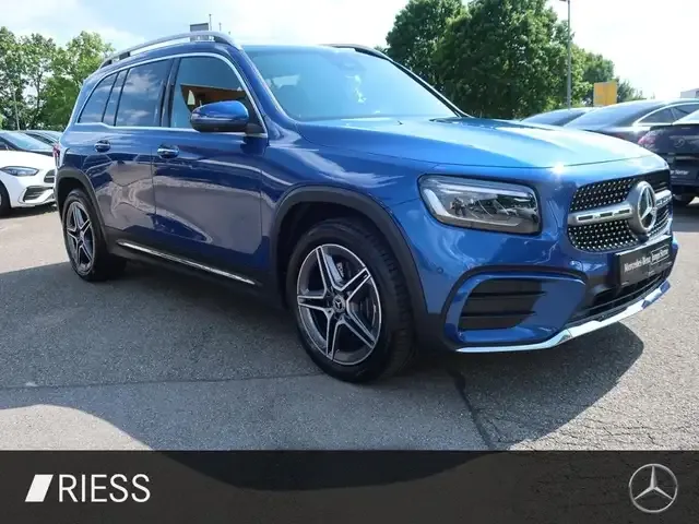 Mercedes-Benz GLB 220