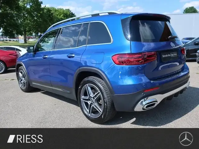 Mercedes-Benz GLB 220