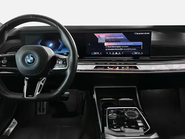BMW i7
