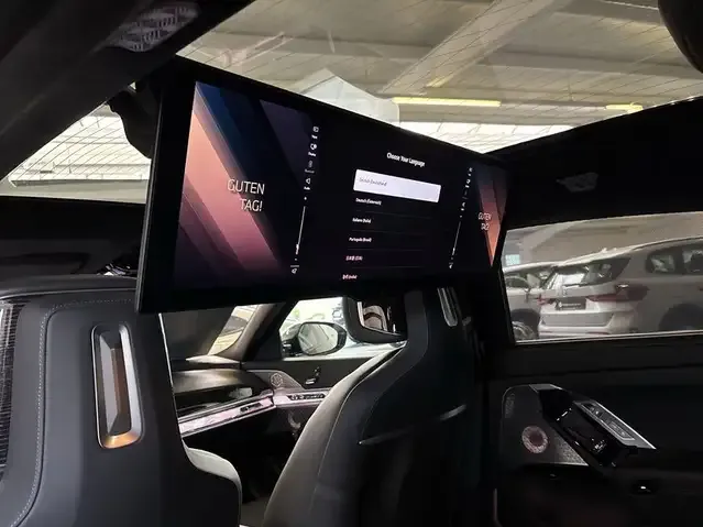 BMW i7