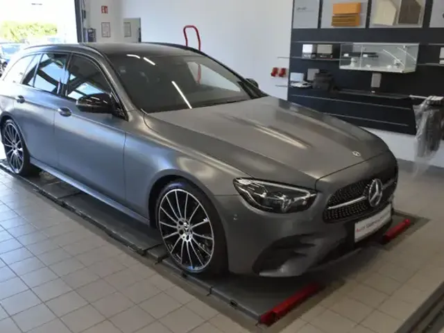 Mercedes-Benz E 220