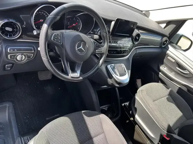 Mercedes-Benz V 250