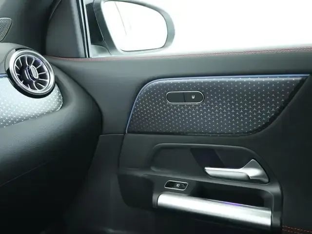 Mercedes-Benz GLA 180