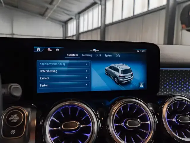 Mercedes-Benz GLB 200