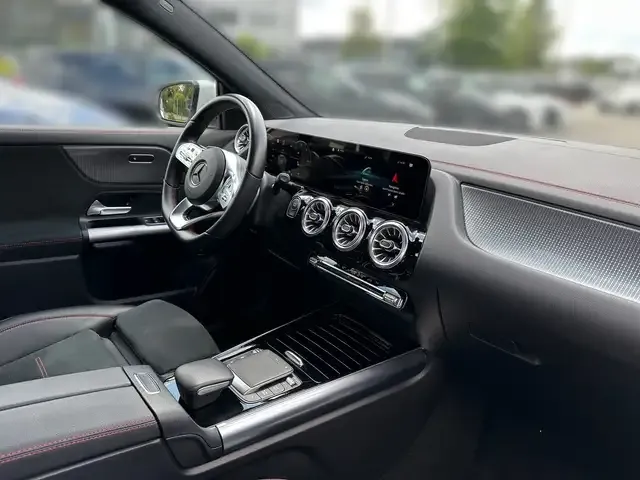 Mercedes-Benz EQA 300