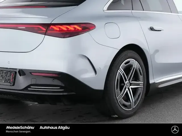 Mercedes-Benz EQE 300