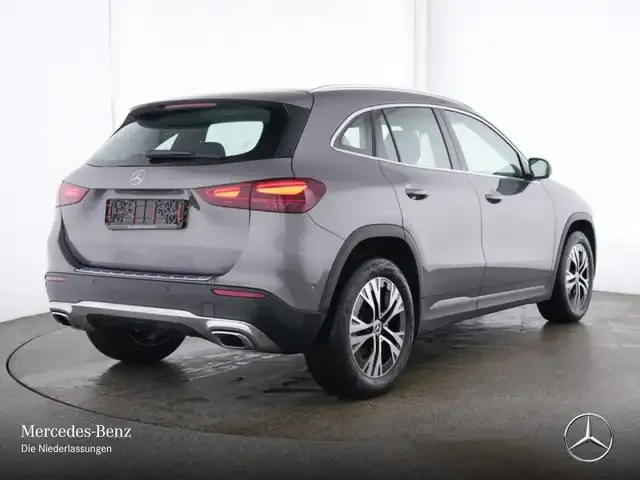 Mercedes-Benz GLA 180