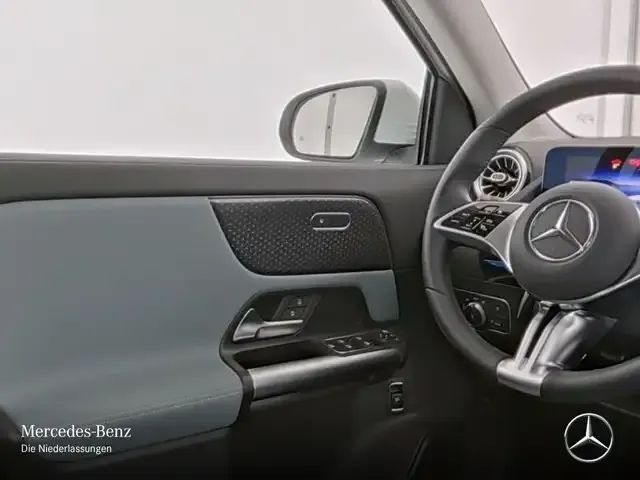 Mercedes-Benz EQA 300