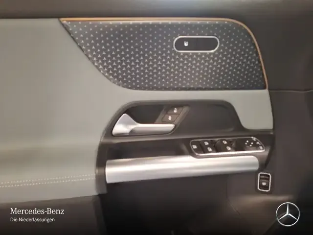 Mercedes-Benz EQA 300