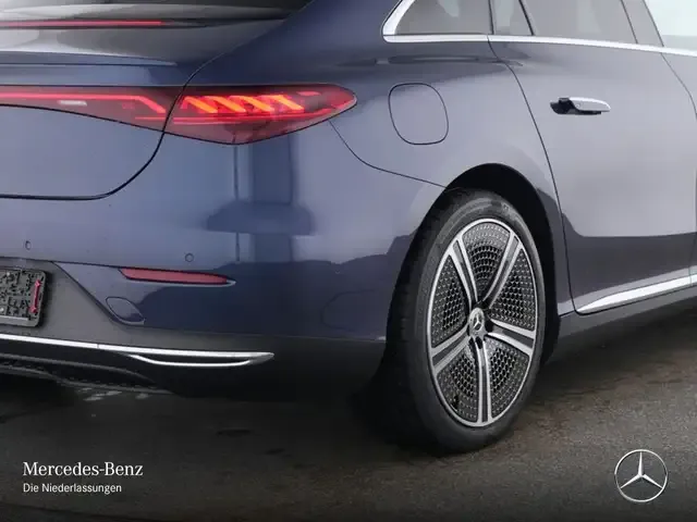 Mercedes-Benz EQE 350