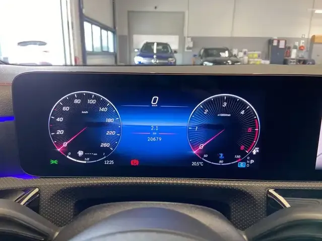 Mercedes-Benz CLA 200
