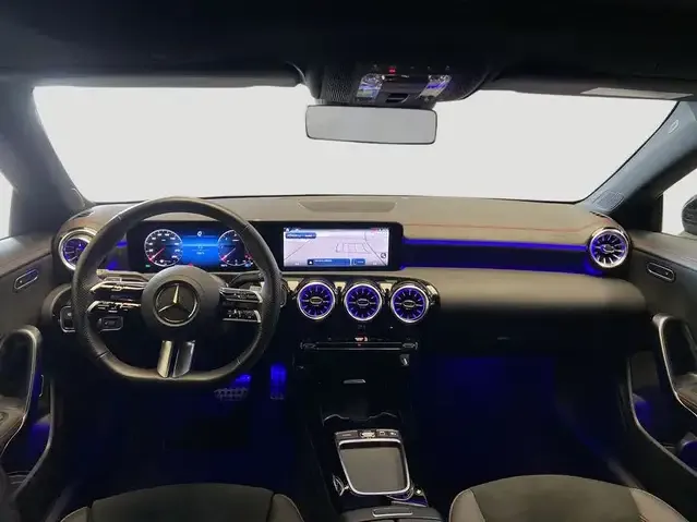 Mercedes-Benz CLA 200