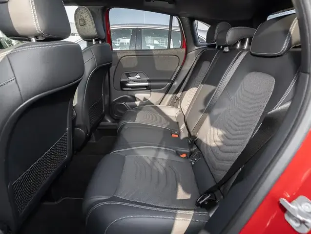 Mercedes-Benz GLA 180