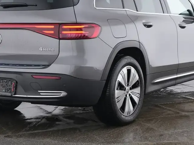 Mercedes-Benz EQB 300