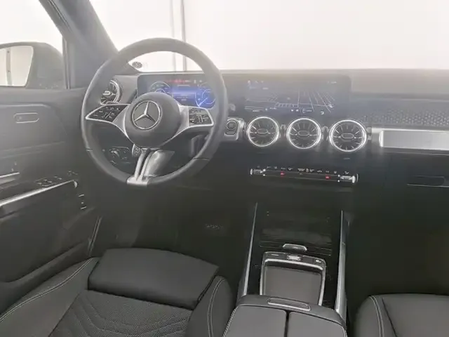 Mercedes-Benz EQB 300