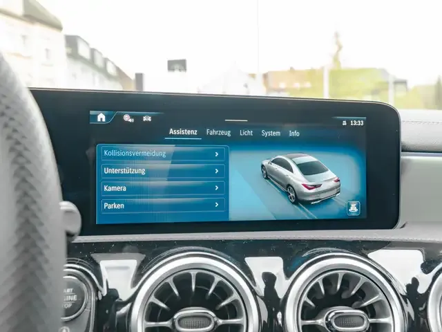 Mercedes-Benz CLA 220