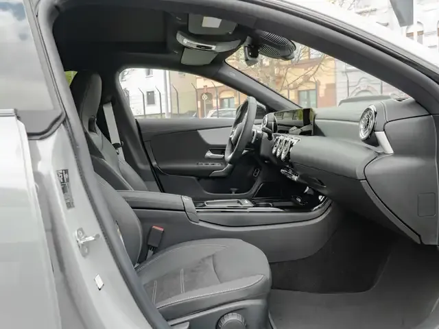 Mercedes-Benz CLA 220