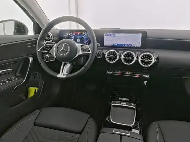 Mercedes-Benz A 220