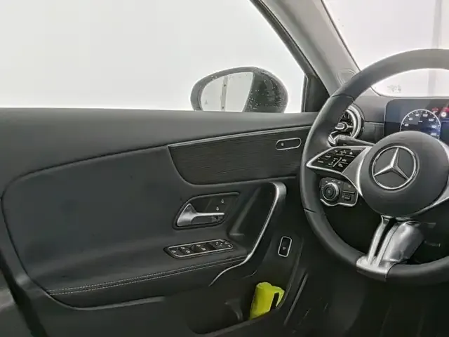 Mercedes-Benz A 220